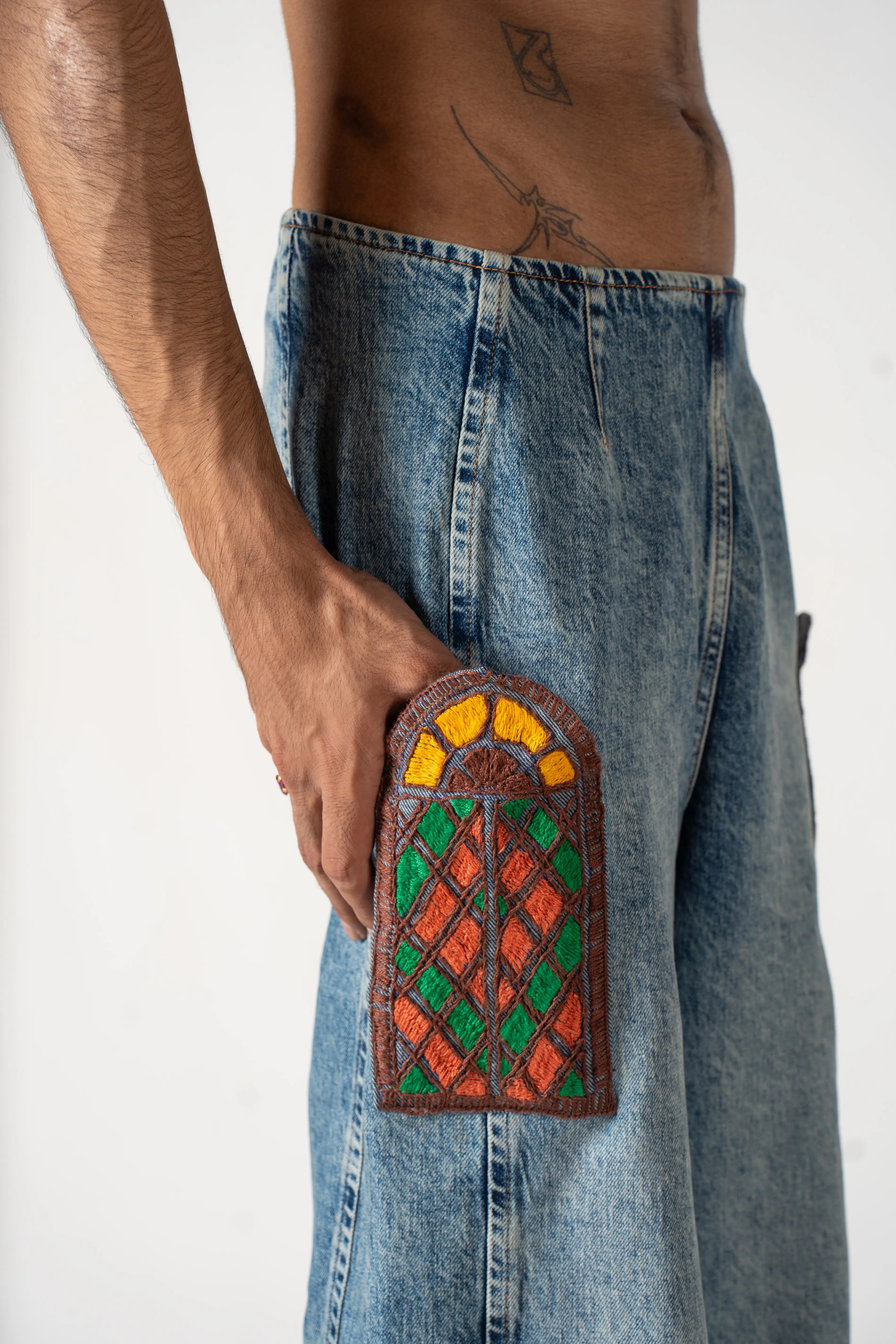KHIRKIYAN JEANS